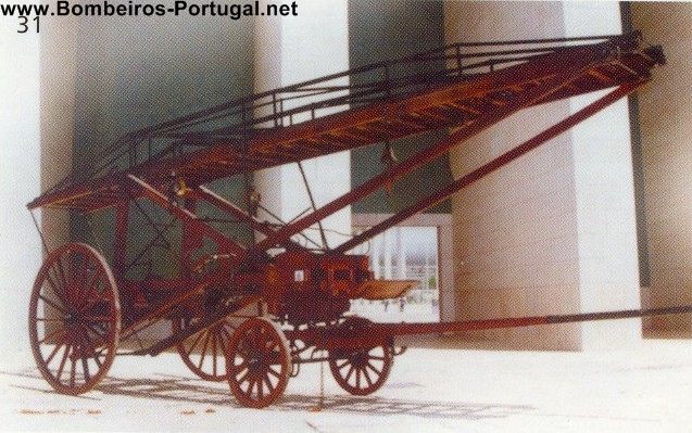 31 - Carro Escada Manual - R.B.S. Lisboa