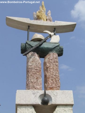 Monumento ao Bombeiro BV Maceira